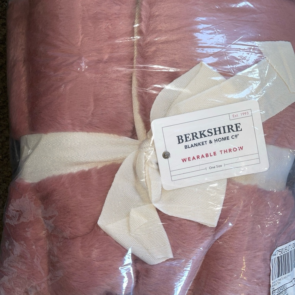 Berkshire Pink Wearable Throw Blanket